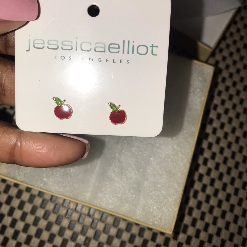 🆕Jessica Elliot